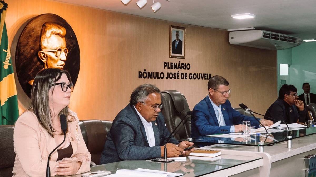 Câmara de Campina Grande aprova 95 requerimentos em sessão