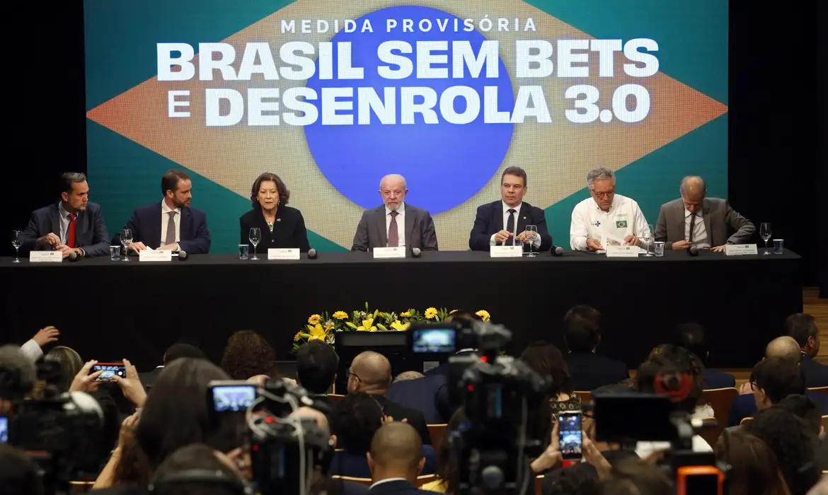 Governo federal lança a terceira fase do programa Desenrola