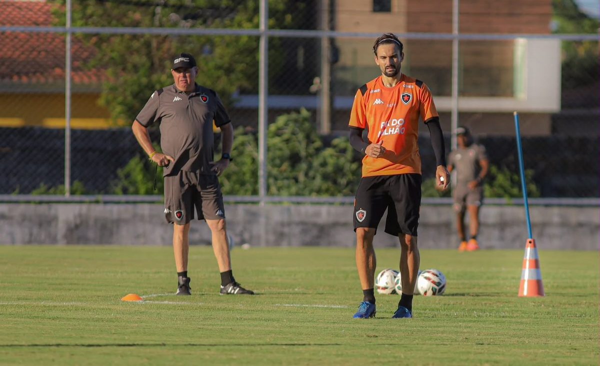 Botafogo-PB pode ganhar dois reforços para decisão contra o Maringá