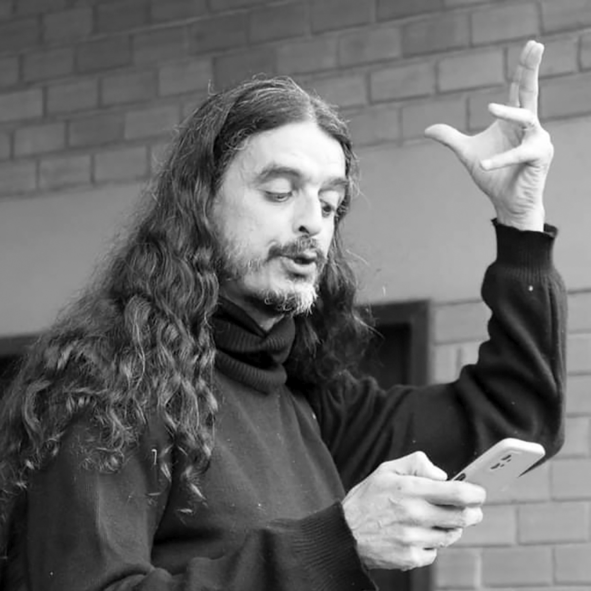 Garbo Gomes: o poema é sempre pouco