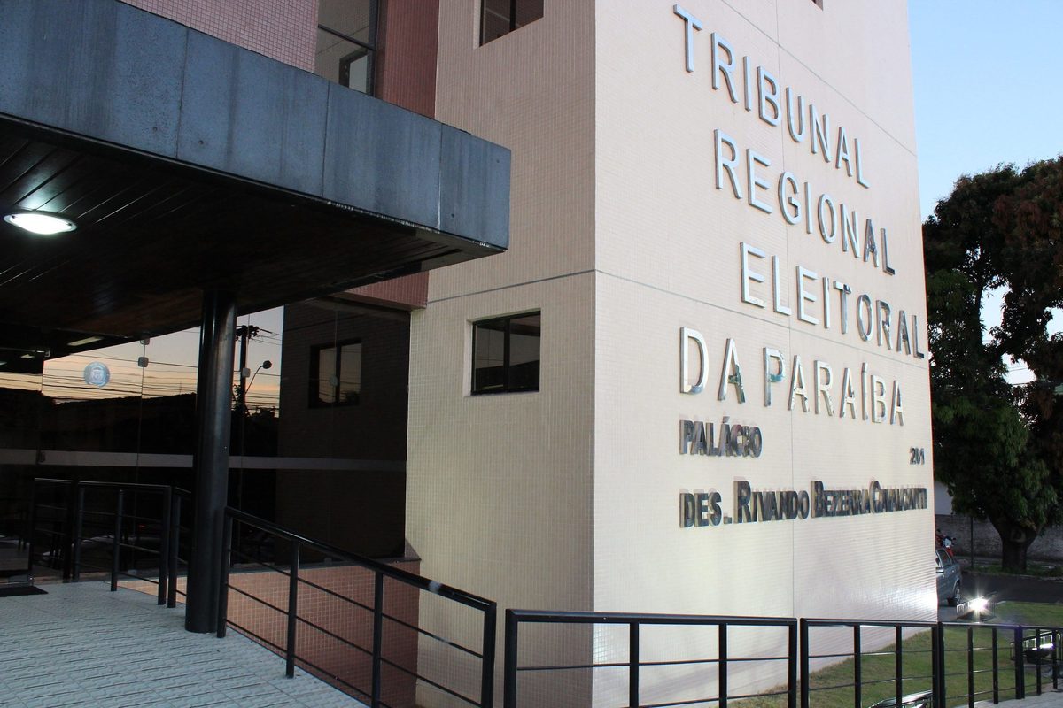 TRE-PB nega recurso e mantém multa de R$ 12 mil contra candidato a prefeito que realizou Showmício