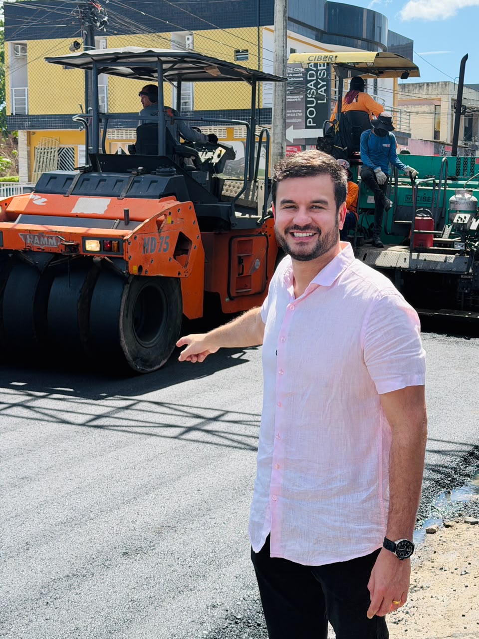 Ruas do Centro de Mamanguape recebem obras de recapeamento asfáltico
