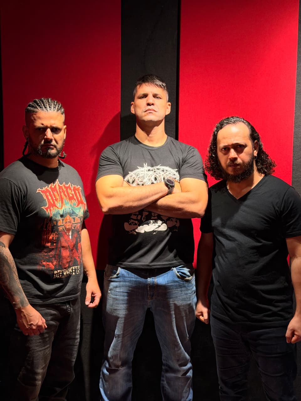 Banda Abracadaver explora estética grotesca no death metal