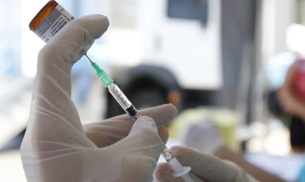 Meningite: SMS alerta sobre primeiros sintomas e cuidados para prevenir a transmissão