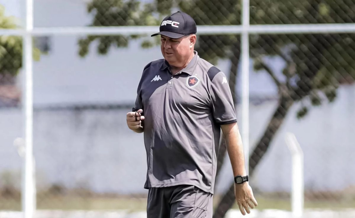 ‘Sabe o que vai fazer com a bola’, diz Marcelo Fernandes sobre atuação de Nenê no Botafogo-PB