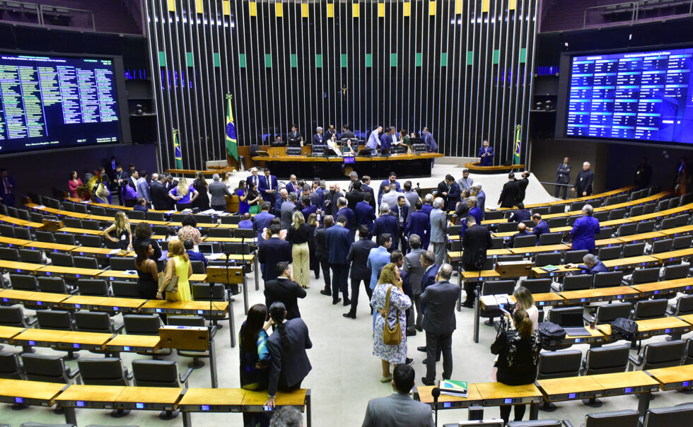 Após recesso, Congresso retoma trabalhos nesta semana