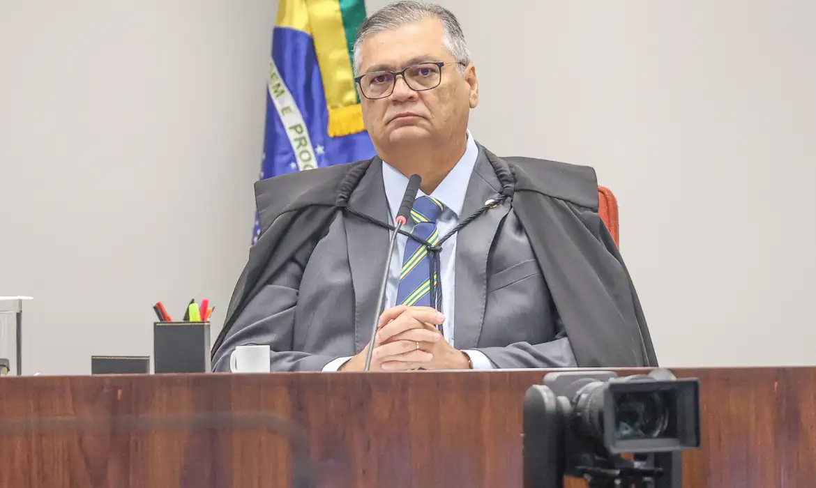 Dino derruba decisão de Mendonça e libera postagem com Nossa Senhora