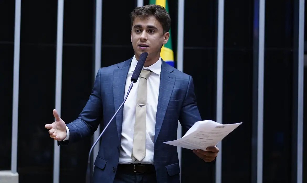 Em áudio, Nikolas Ferreira cobra liberação de ativo e chama Vorcaro de ‘lindão’