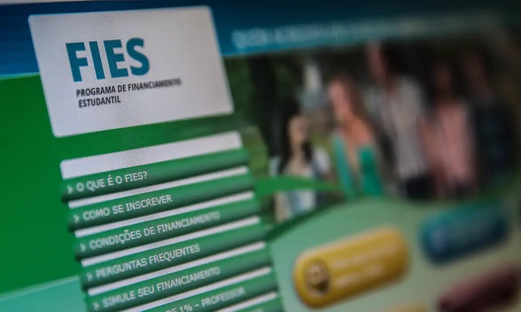 Programa Desenrola Fies 2026 renegocia R$ 7,39 bilhões em dívidas