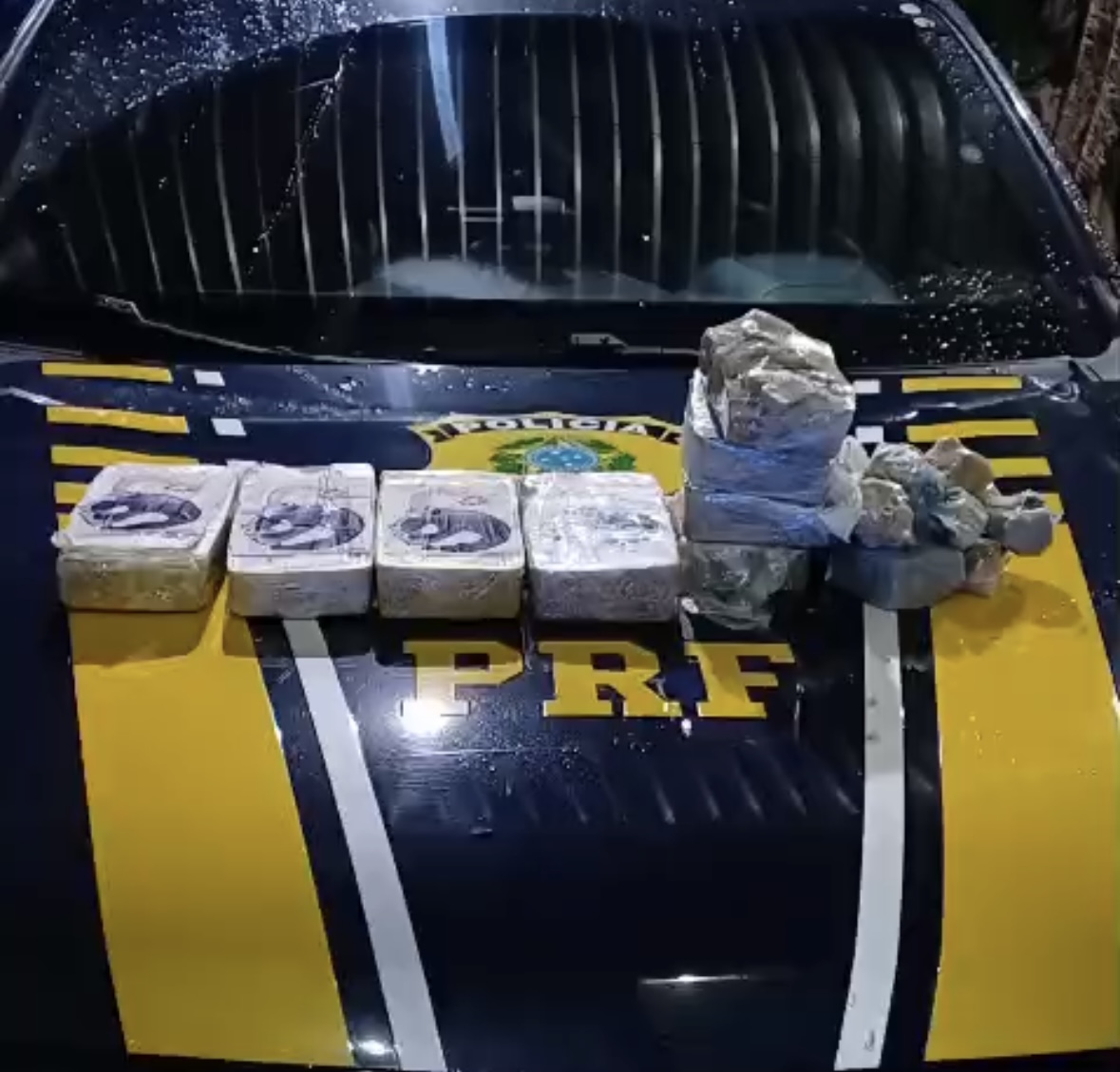 PRF apreende quase 7 kg de crack em veículo na BR-230 em Gurinhém