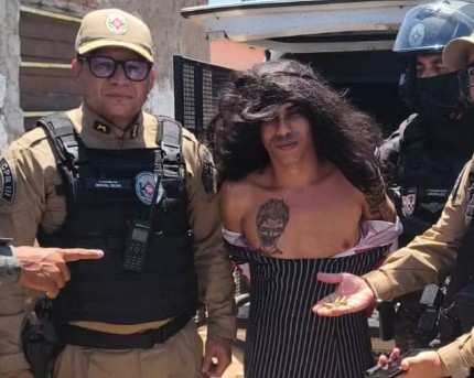 Polícia prende suspeito de homicídios vestido de mulher no Brejo