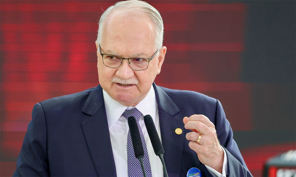 Presidente do STF dá prazo para Mendonça e Gonet responderem à acusação de Moraes