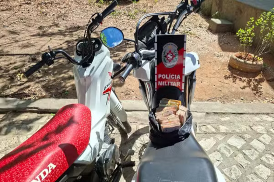 Polícia prende homem e apreende adolescente após assalto a casa no Sertão
