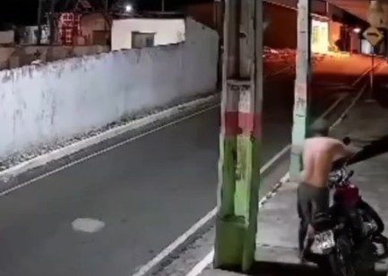 Câmera de segurança registra vulto misterioso em cemitério na Paraíba