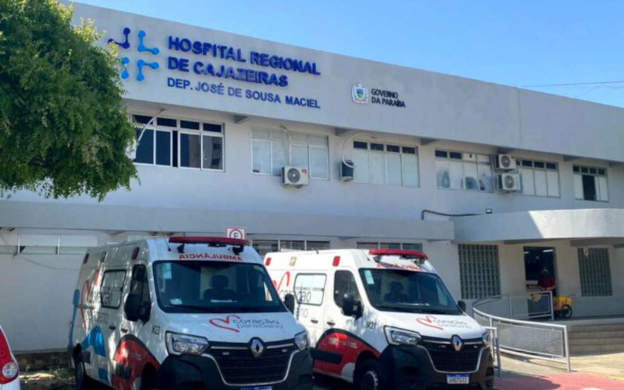 Carro capota perto de Cajazeiras e deixa 7 pessoas feridas