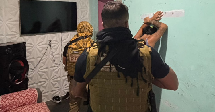 Operação policial prende 21 pessoas e bloqueia milhões na Paraíba