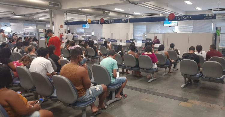 Cinco agências bancárias são autuadas por descumprir lei sobre tempo de espera em JP