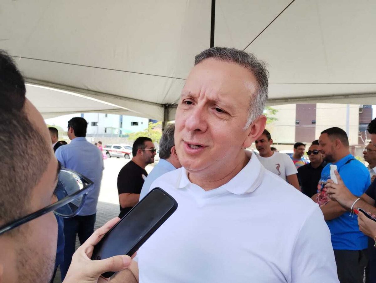 Aguinaldo minimiza tensão e destaca papel de Adriano Galdino na unidade governista