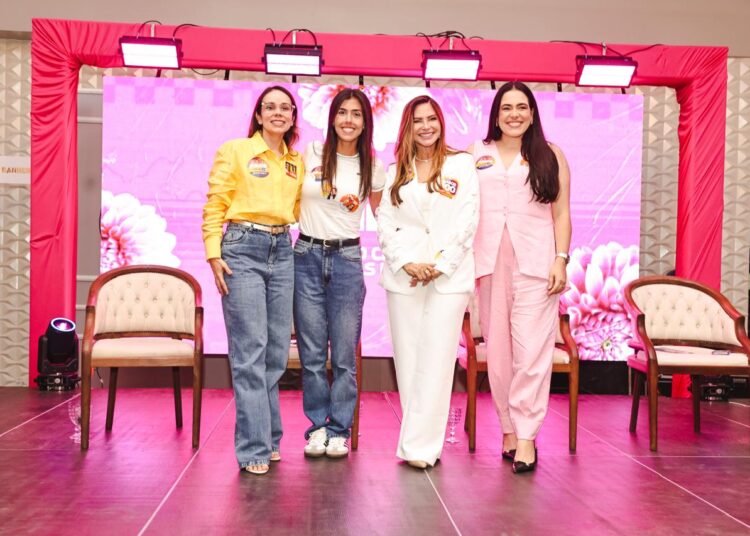 Esperança sedia encontro de lideranças femininas com Camila Mariz