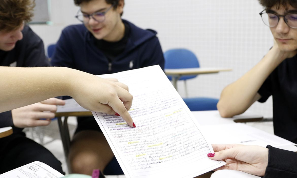 Encceja 2026: cartilha de redação já pode ser consultada por alunos