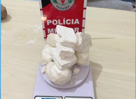 Passageira é presa com cocaína e crack em ônibus na Paraíba