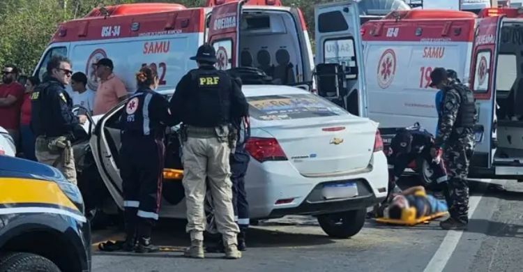 Colisão entre carros na BR-104 deixa um morto e dois feridos
