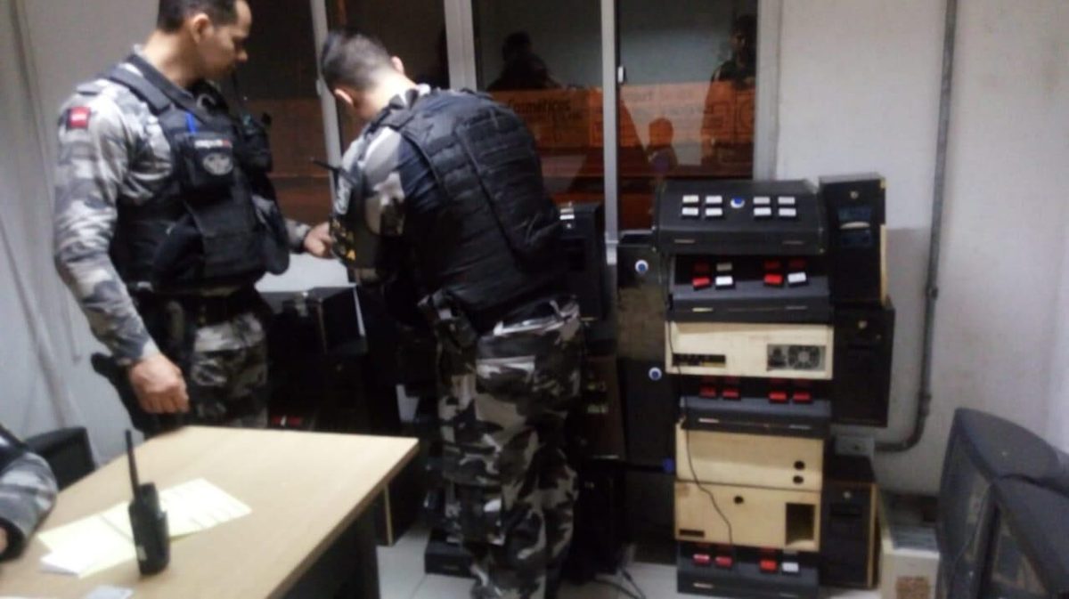 Polícia apreende caça-níqueis em Jericó