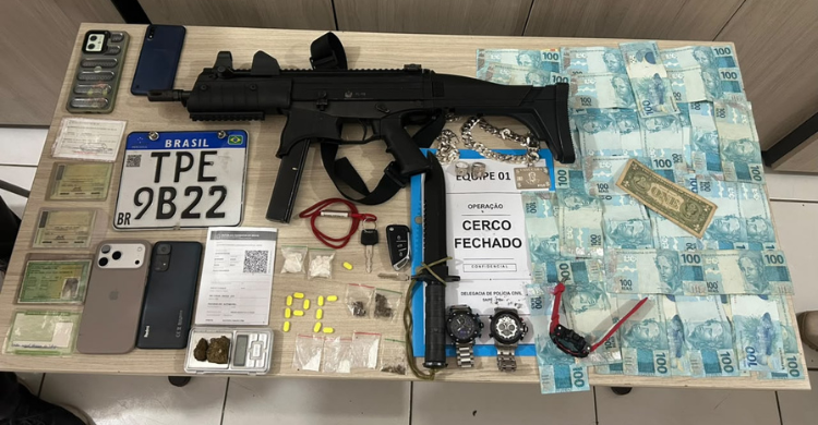 Operação policial prende três suspeitos e apreende drogas em Sapé
