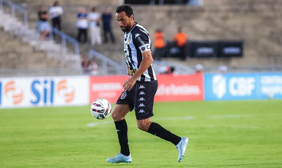 Victor Ferraz revela que Nenê joga com dores, mas segue à disposição do Botafogo-PB