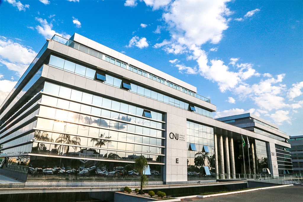 CNJ extingue aposentadoria compulsória como punição máxima para magistrados