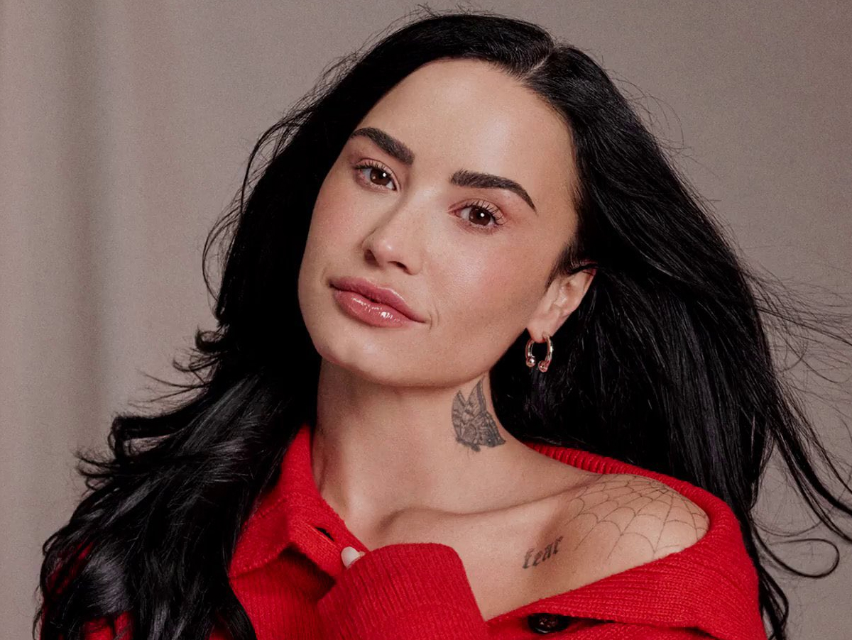 Demi Lovato relata medo de subir ao palco após ganho de peso