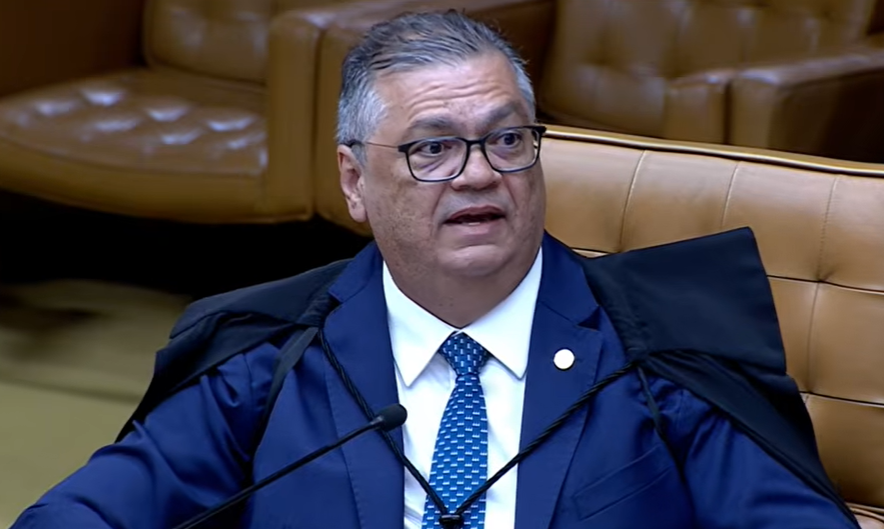Flávio Dino pede vistas no STF e critica Edson Fachin