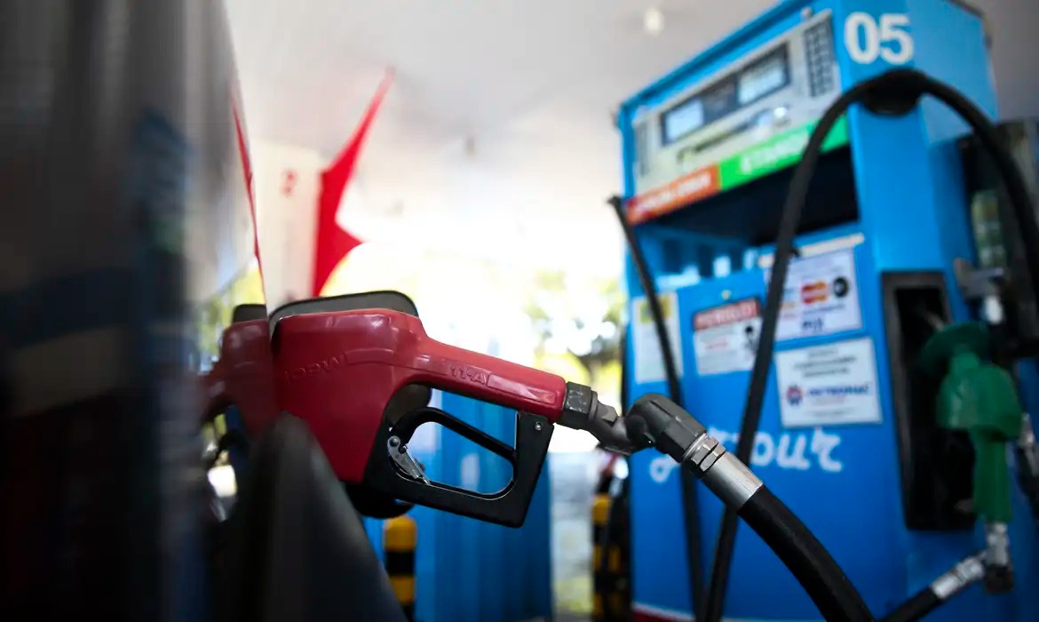 Preço da gasolina fica estável em João Pessoa