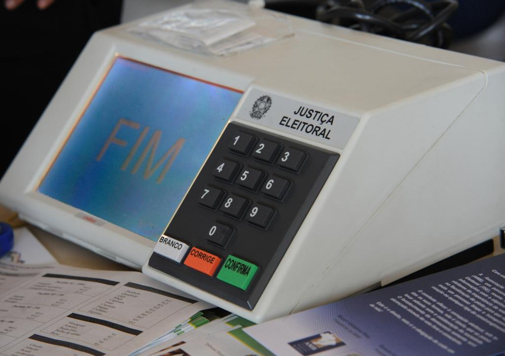 Candidaturas ao Senado na Paraíba são registradas no sistema do TSE