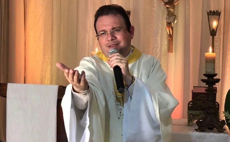 Mudança de padre em Taperoá gera protestos entre fiéis