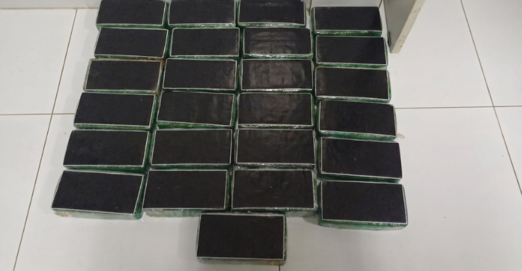 Prisão em flagrante e apreensão de drogas na BR-230 em São Mamede
