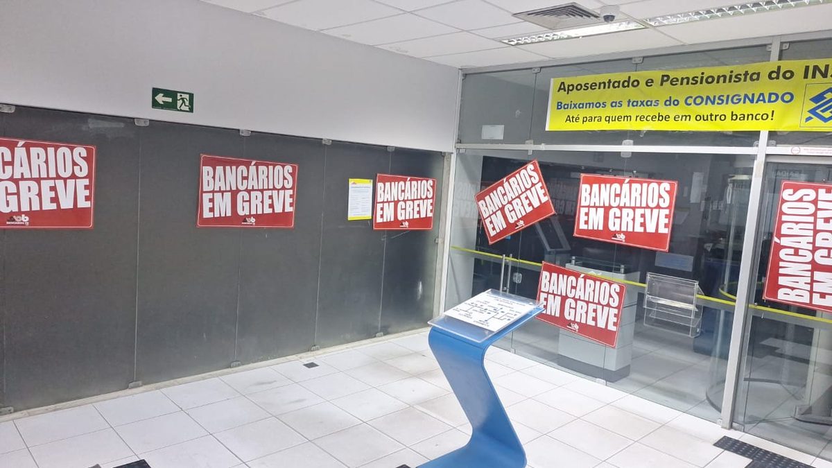 Bancos amanhecem de portas fechadas na Paraíba devido a greve