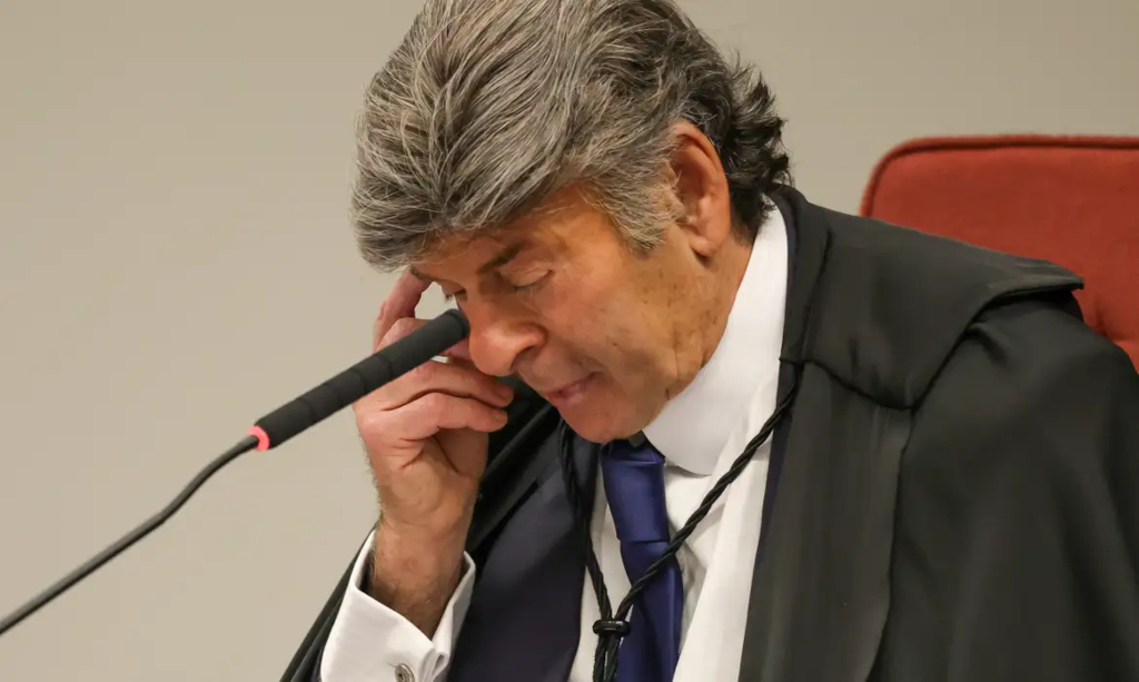 Filho de Fux falou em estender ‘tapete vermelho’ para o ‘irmão’ Vorcaro