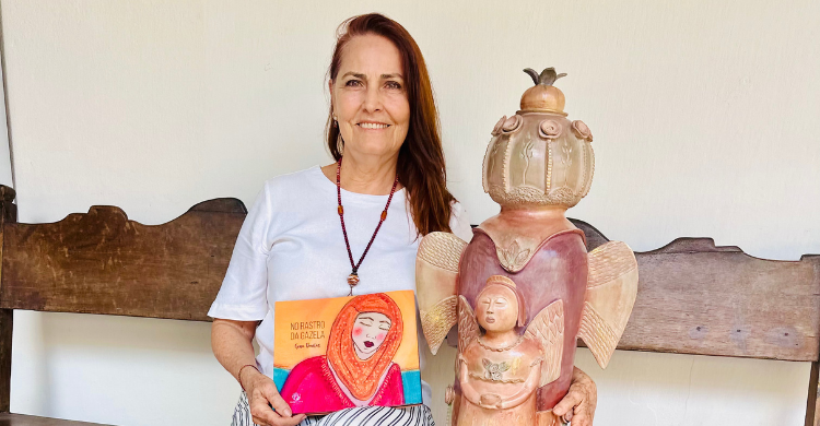 Gina Dantas lança livro No Rastro da Gazela em João Pessoa