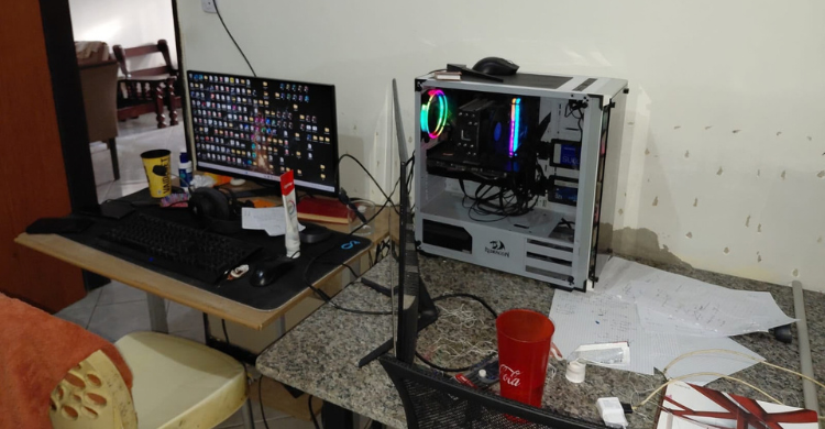 Polícia apreende eletrônicos em investigação sobre abuso infantil em Bayeux