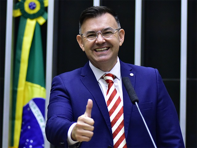 Raniery Paulino intensifica campanha política nas ruas de Guarabira