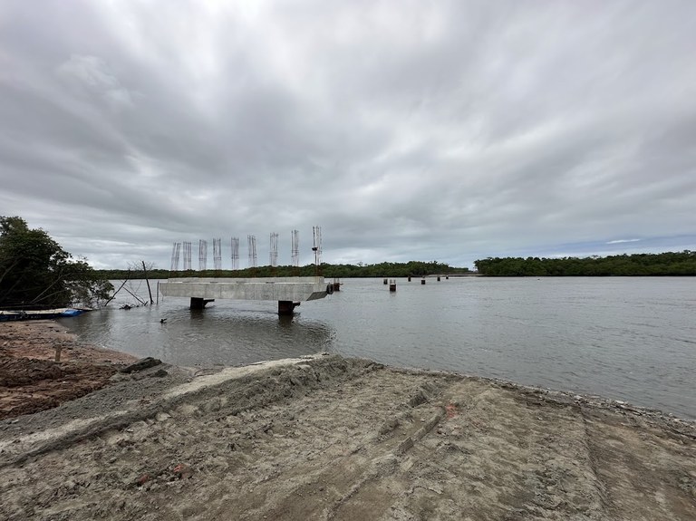 Desabamento na Ponte do Futuro: um trabalhador desaparecido e duas pessoas feridas