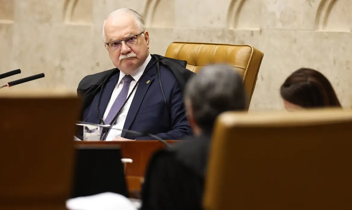 Fachin define data para julgar caso envolvendo André Mendonça