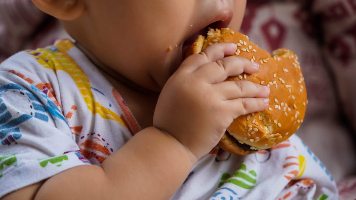 OMS divulga guia inédito para combater obesidade juvenil