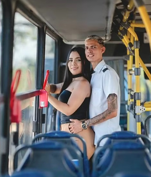 Casal que iniciou romance no transporte público se casa em João Pessoa