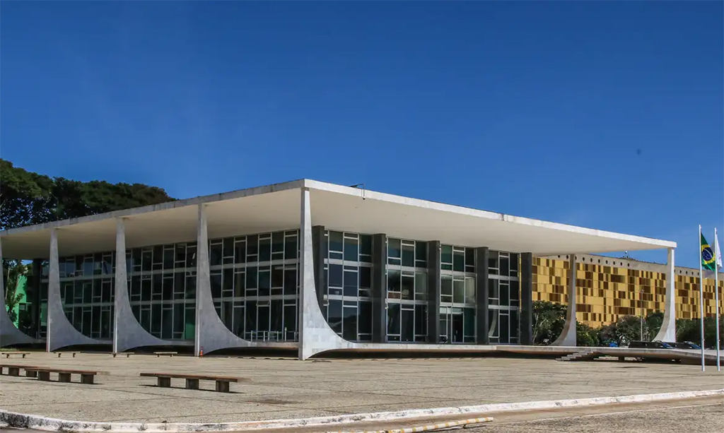 Deputado vira réu no STF por injúria contra Lula