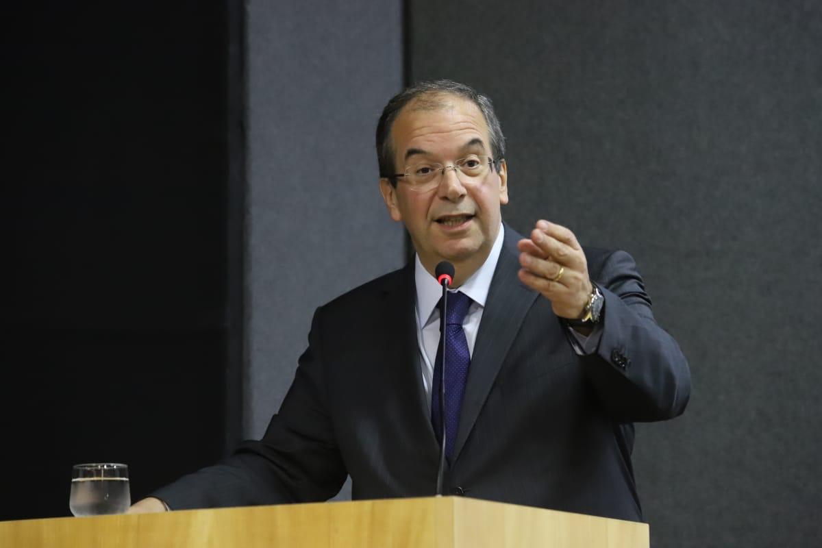Ministro derruba suspensão e reativa canal ligado ao PT