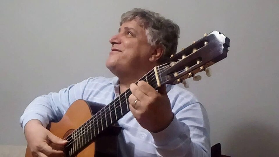 Violonista Jorge Simas leva samba e choro para o Sabadinho Bom