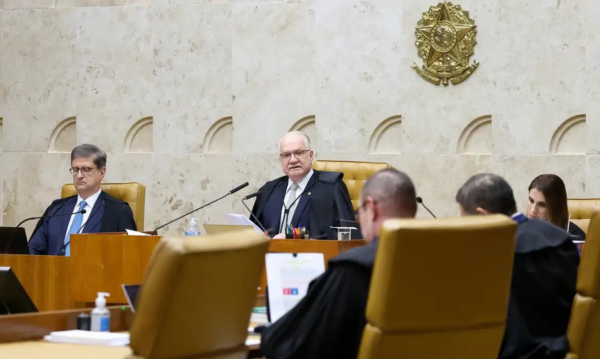 STF forma maioria para manter afastamento de diretor da Polícia Federal