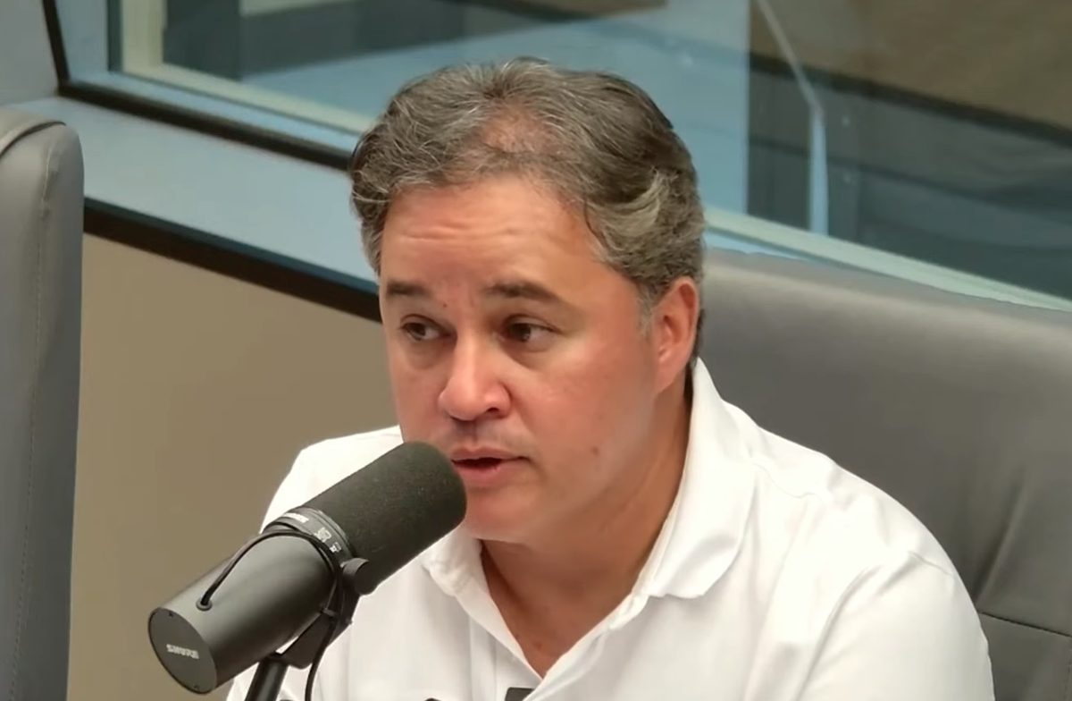 Efraim Filho convida Léo Bezerra para integrar a direita na Paraíba